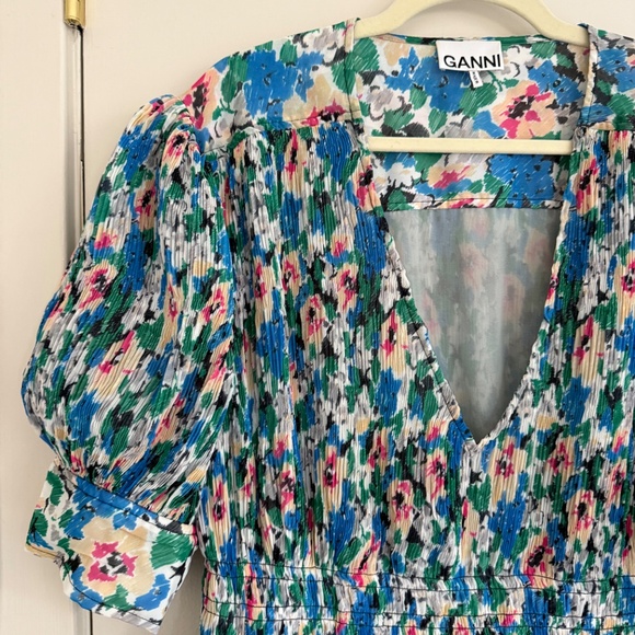 Ganni V Neck Dress in Floral Azure Pleated Georgette - Picture 6 of 9